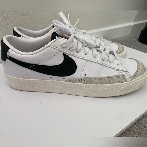 Nike - Women’s Blazer Low ‘77 - Size 10 - Picture 14 of 16